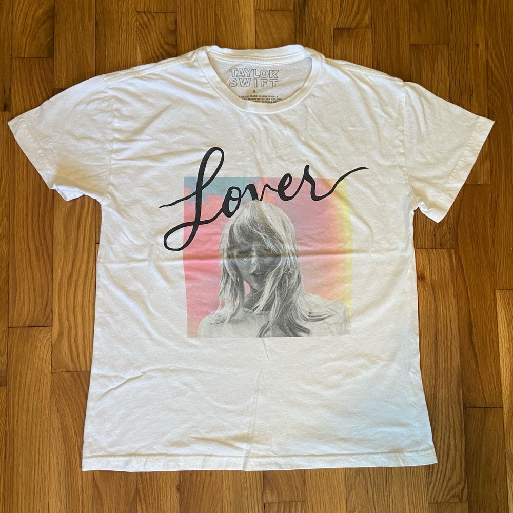 Taylor Swift Lover Graphic Tee size small